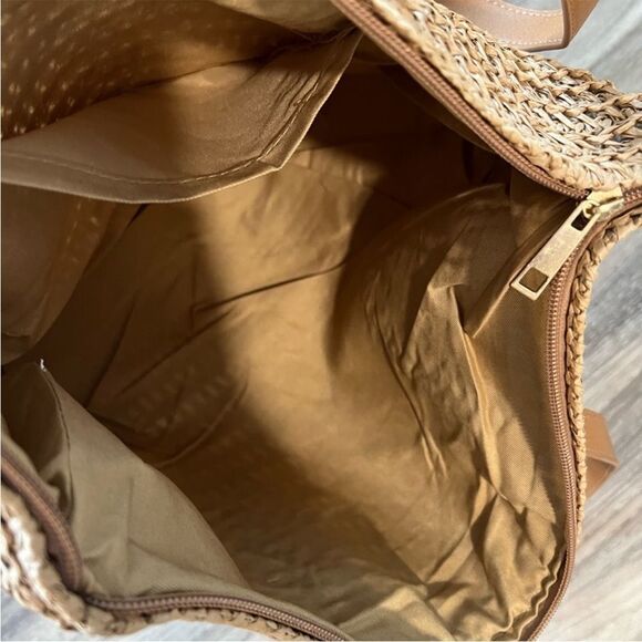 Straw Tote - Picture 3 of 4